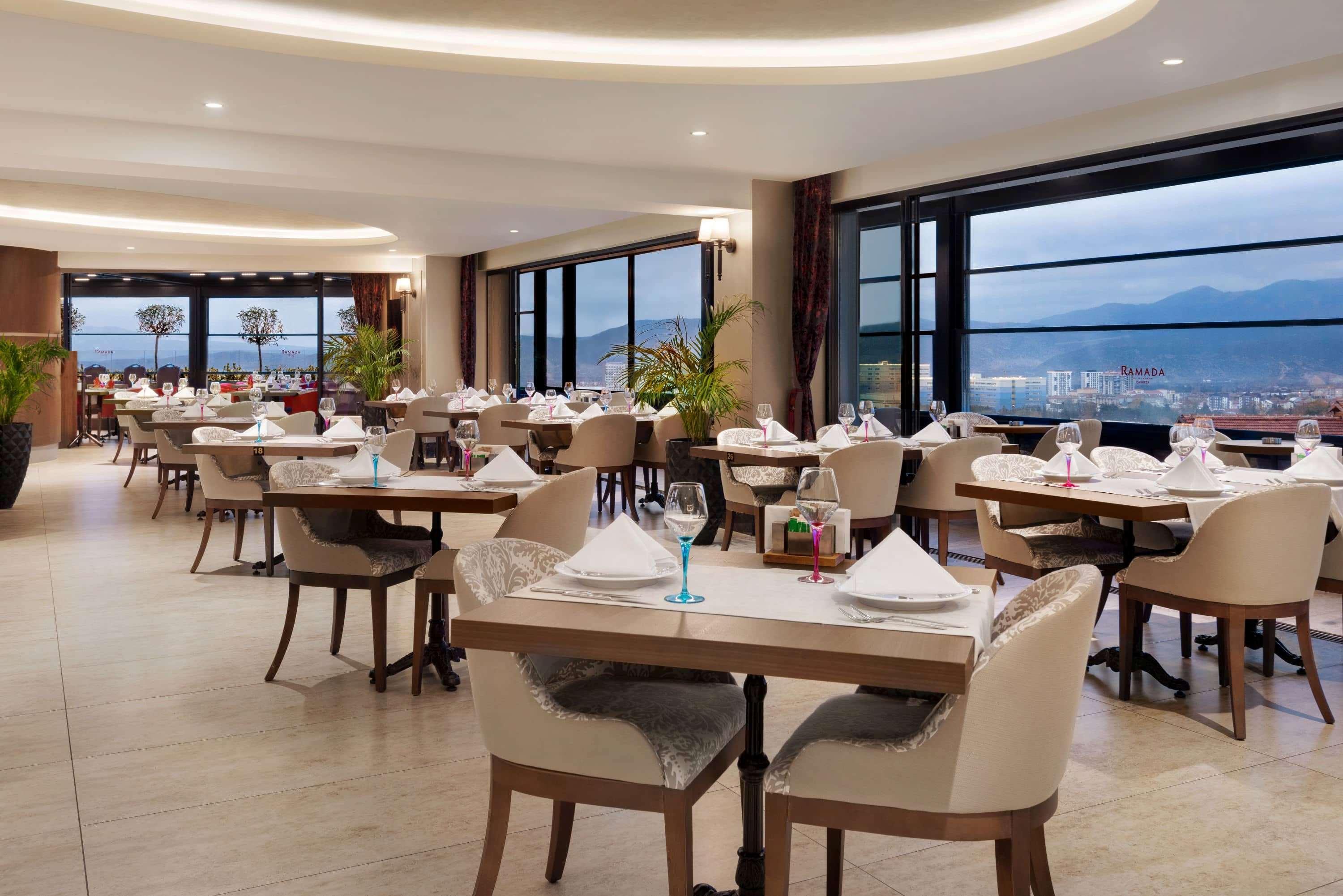 Ramada By Wyndham Isparta Extérieur photo