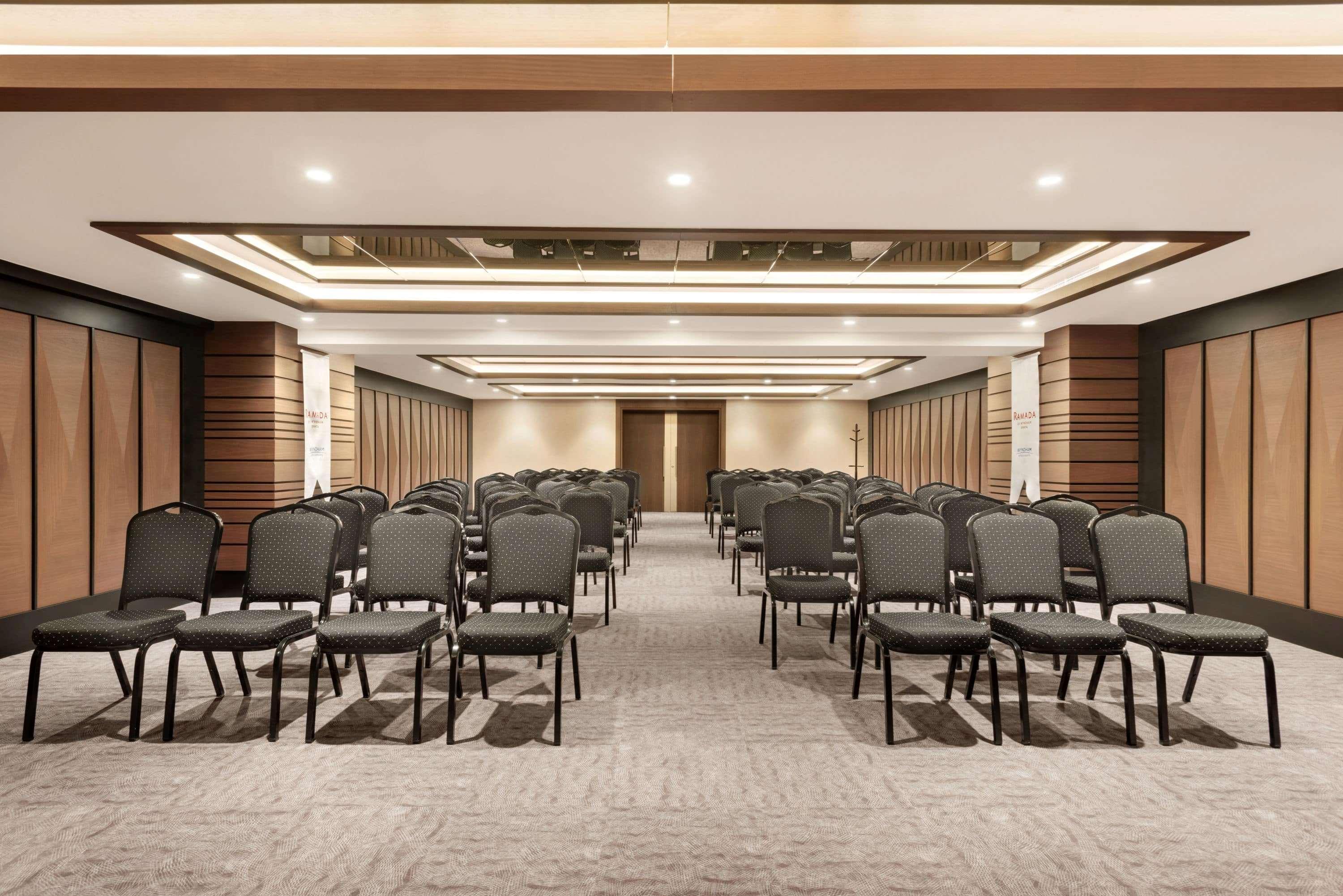 Ramada By Wyndham Isparta Extérieur photo