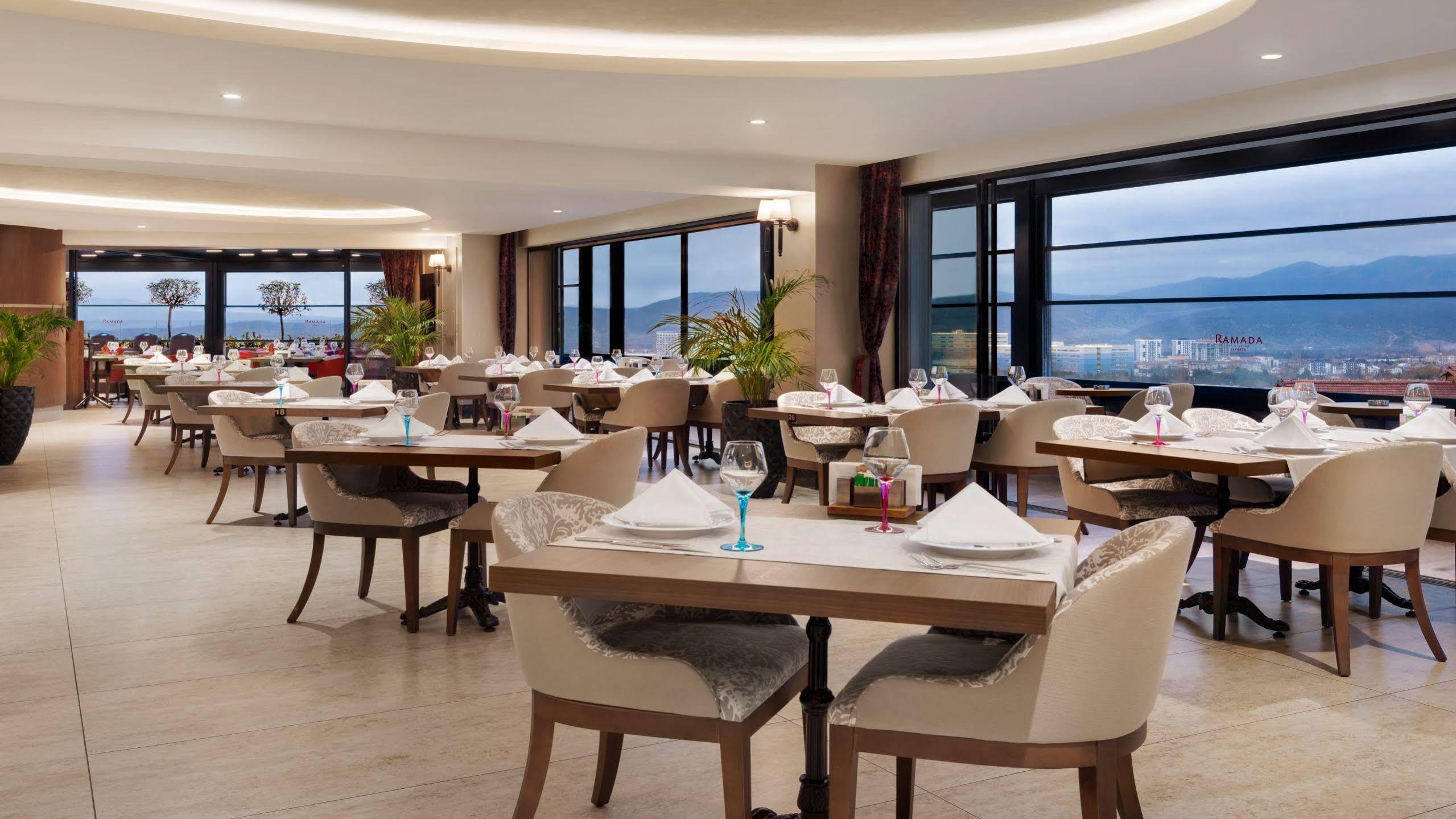 Ramada By Wyndham Isparta Extérieur photo